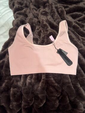 Skims light Pink Seamless Sports Bra
